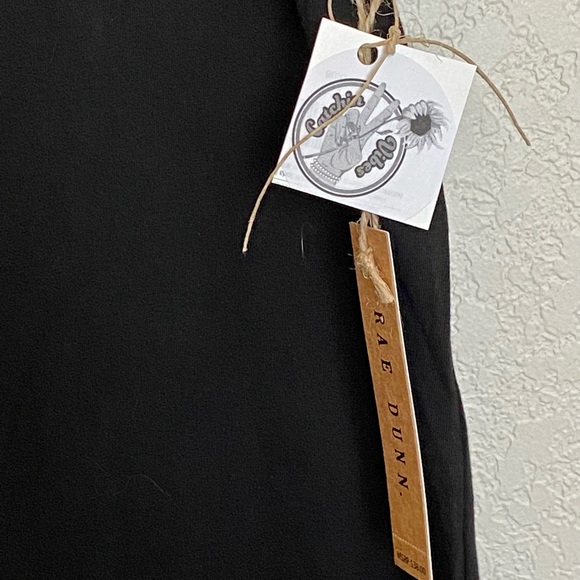 Rae Dunn~Plus Size Poshers Bee Kind T-Shirt - Picture 3 of 3